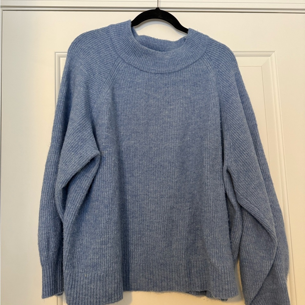 GAP Women's Soft Blue Crew Neck Sweater
